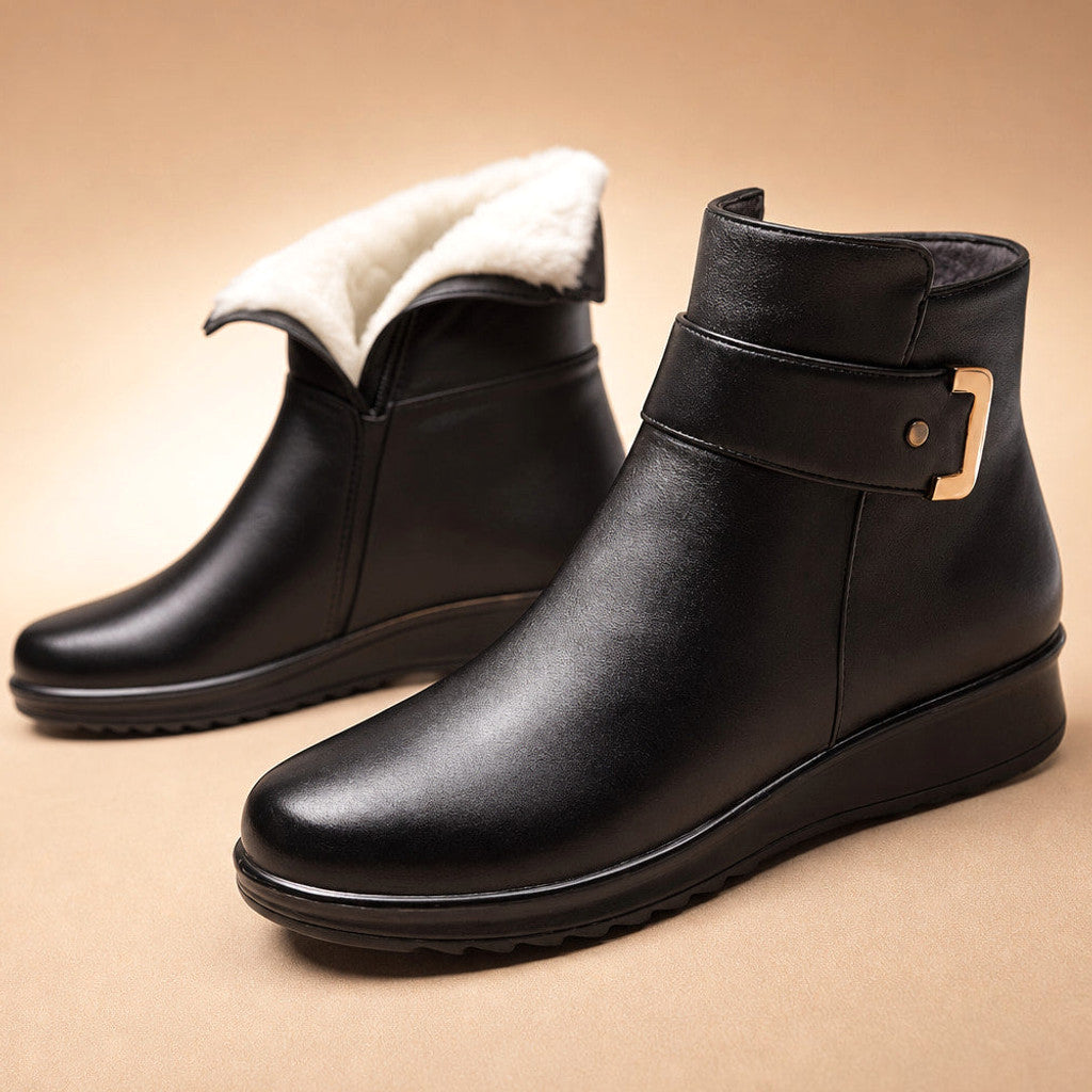 Callista | Chelsea Boots Fleece Lined Black Black – Fabric and Detail Close-Up