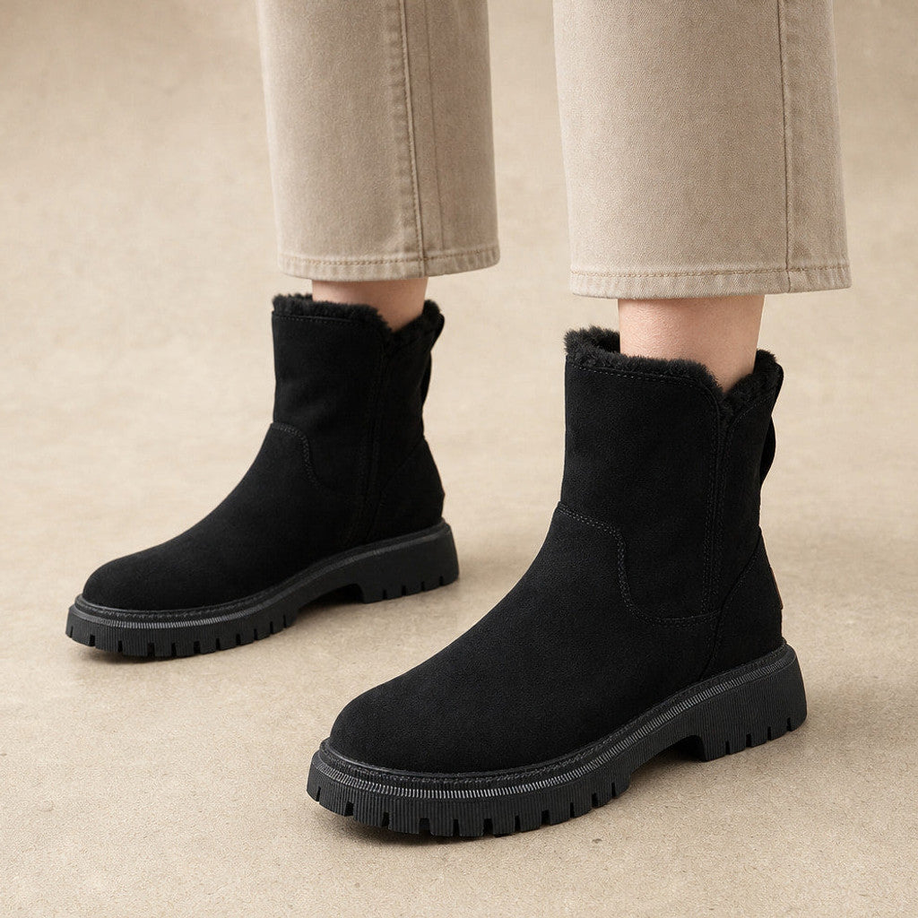 Niobe | Fleece-Lined Ankle Boots Slip-On Black – Product Photo